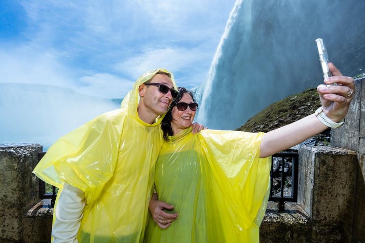 Canadian walking tour: boat, Journey & Skylon: supplier photograph
